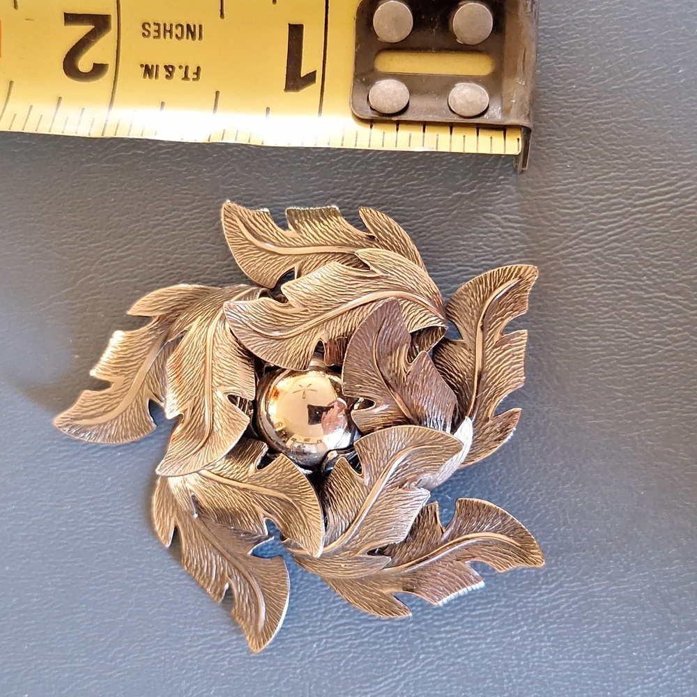 Woman's brooch